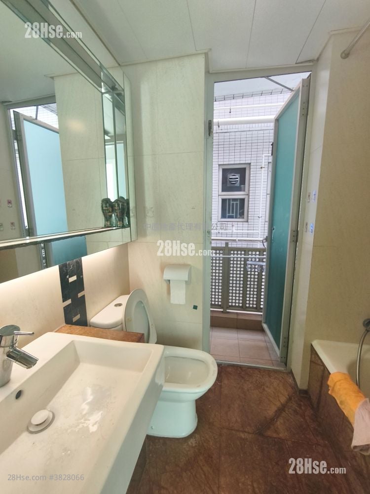 bathroom: Festival City Sell 3 Bedrooms 784 ft²