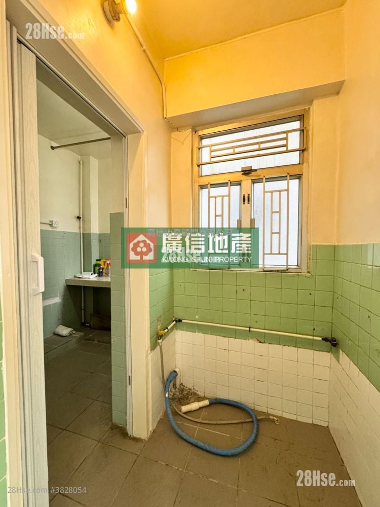 金华大厦 租盘 2 房 , 1 浴室 372 平方尺