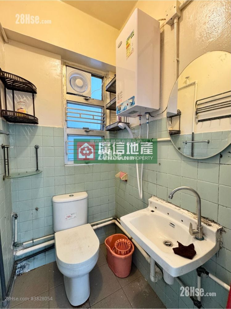 金华大厦 租盘 2 房 , 1 浴室 372 平方尺