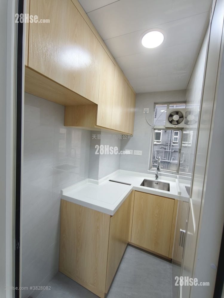 Fortuna Building Sell 2 Bedrooms , 1 Bathroom 255 ft²