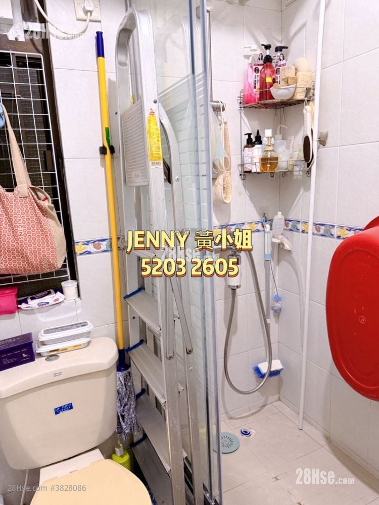 Tak Bo Building Sell 2 Bedrooms , 1 Bathroom 407 ft²