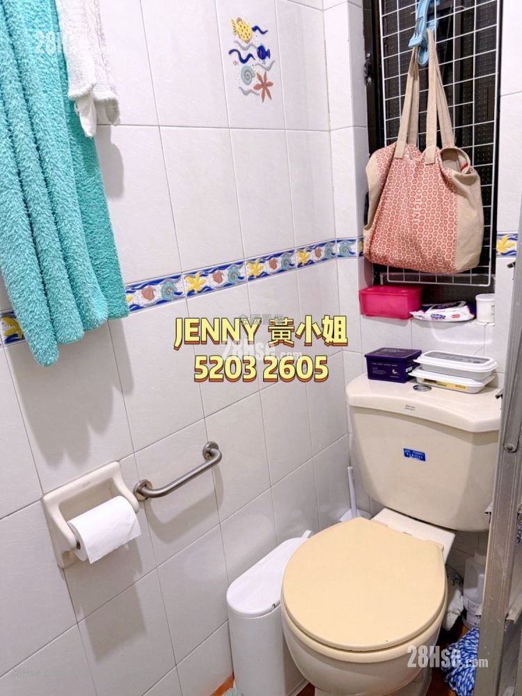 Tak Bo Building Sell 2 Bedrooms , 1 Bathroom 407 ft²