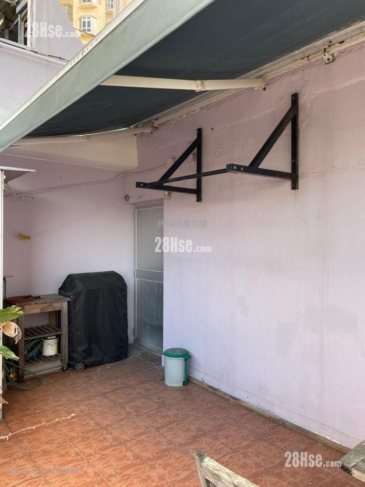 Kelly Court Rental 230 ft²