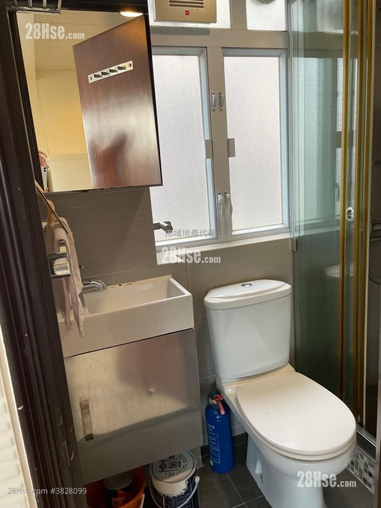 Kelly Court Rental 230 ft²