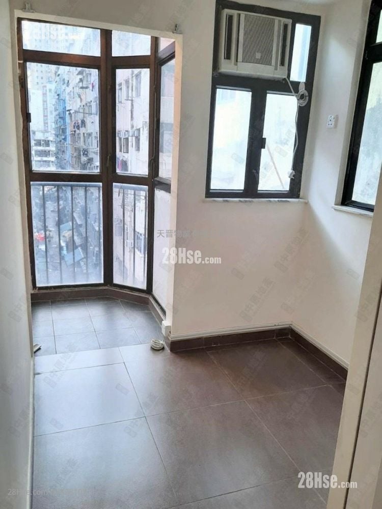 Ka Wai Court Sell 2 Bedrooms , 1 Bathroom 286 ft²