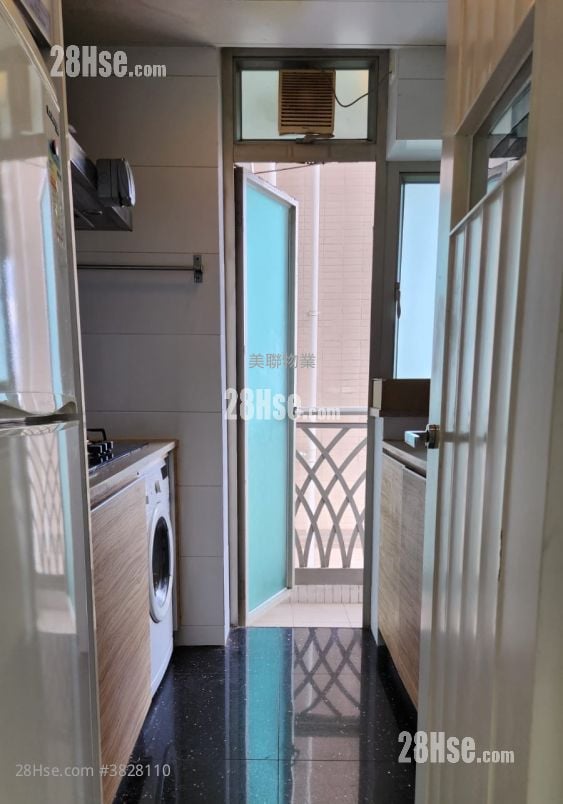 Uptown Rental 523 ft²