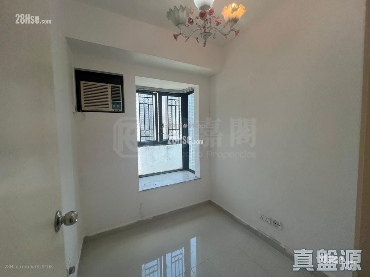 Royal Green Rental 3 Bedrooms , 1 Bathroom 551 ft²