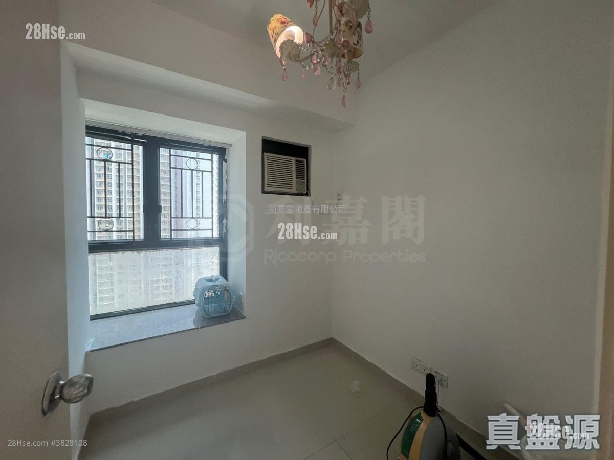 Royal Green Rental 3 Bedrooms , 1 Bathroom 551 ft²