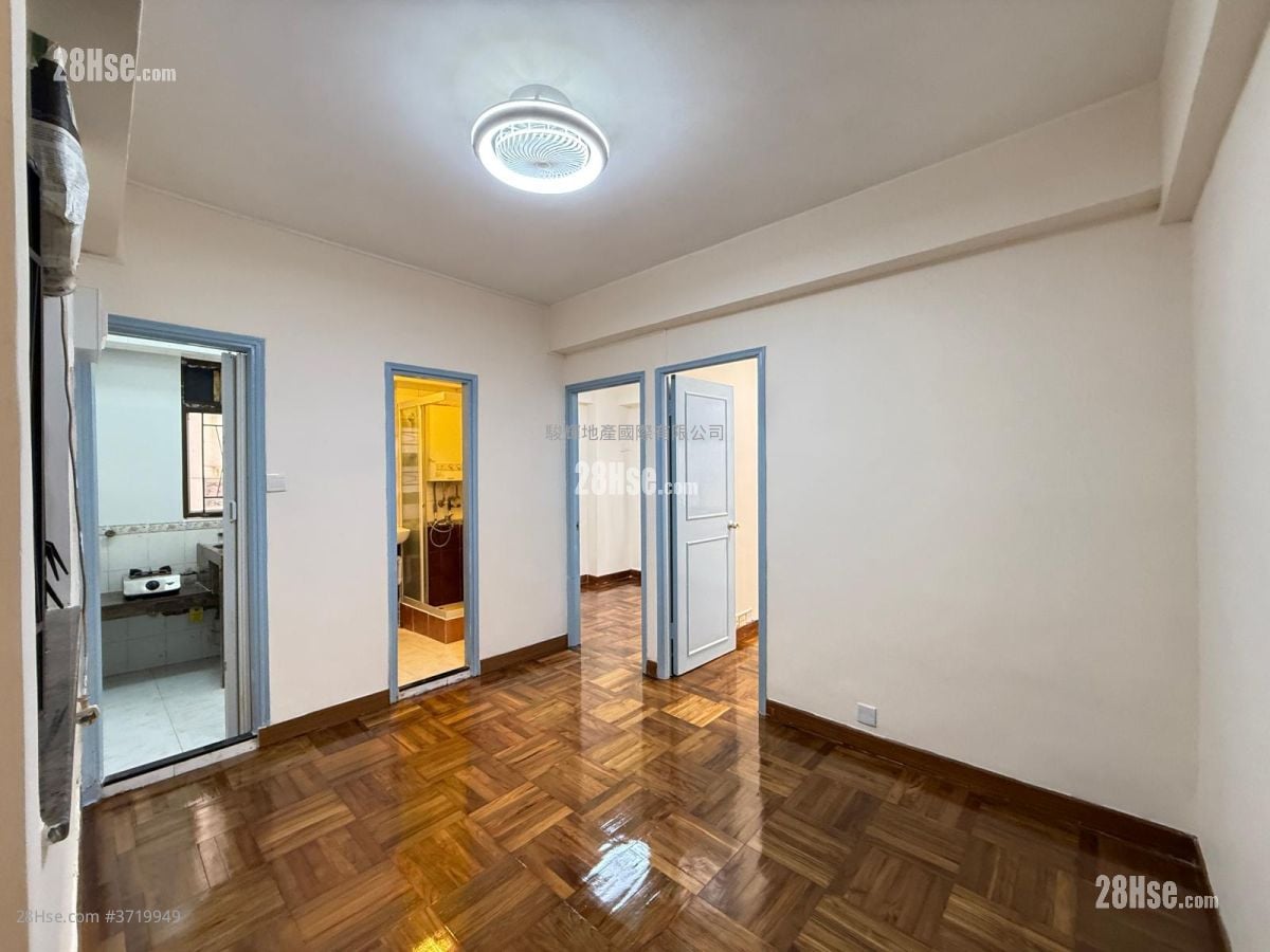 霭华大厦 售盘 2 房 , 1 浴室 321 平方尺