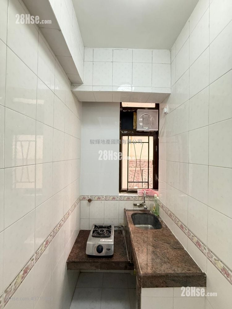 霭华大厦 售盘 2 房 , 1 浴室 321 平方尺