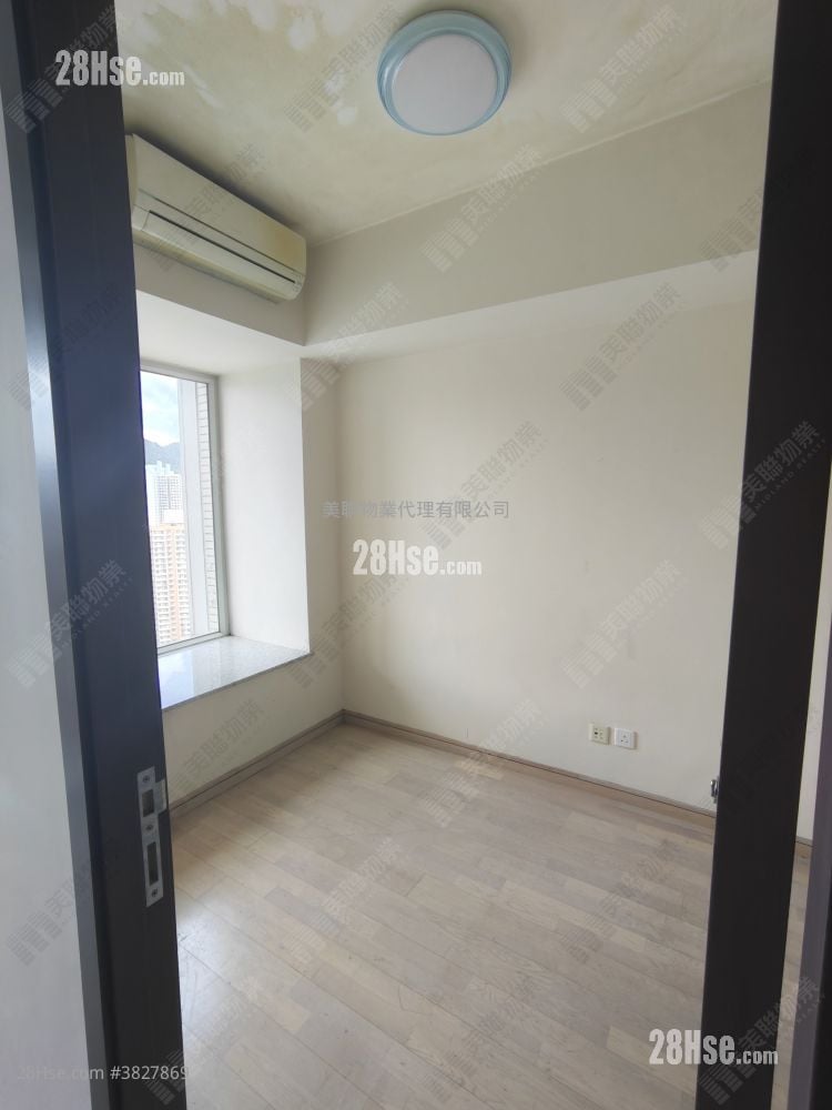 The Sparkle Sell 2 Bedrooms 515 ft²