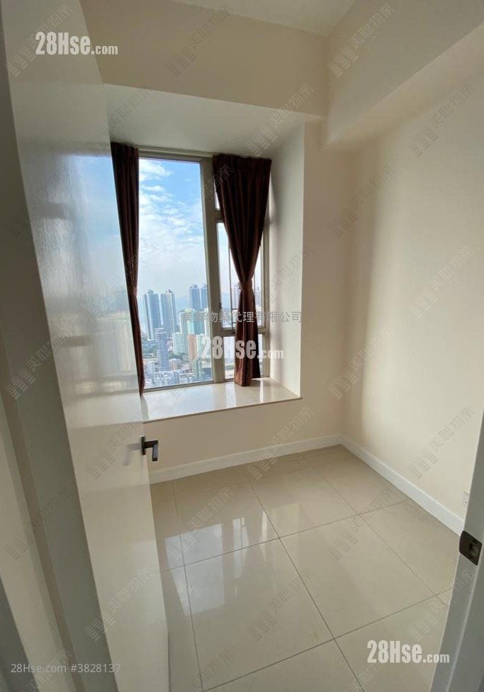 Vista Sell 3 Bedrooms , 2 Bathrooms 687 ft²