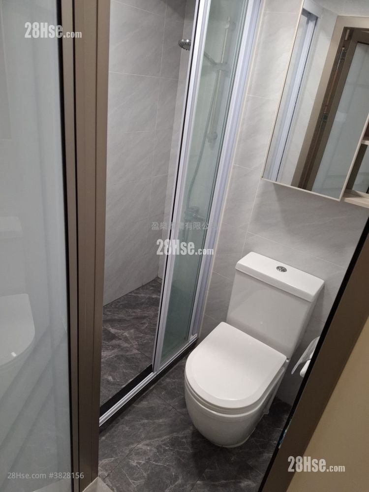 Island Building Rental Studio , 1 Bathroom 140 ft²