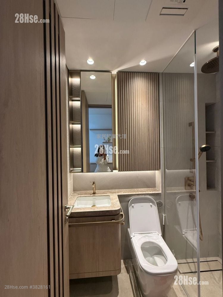 101 Kings Road Rental 2 Bedrooms , 1 Bathroom 432 ft²