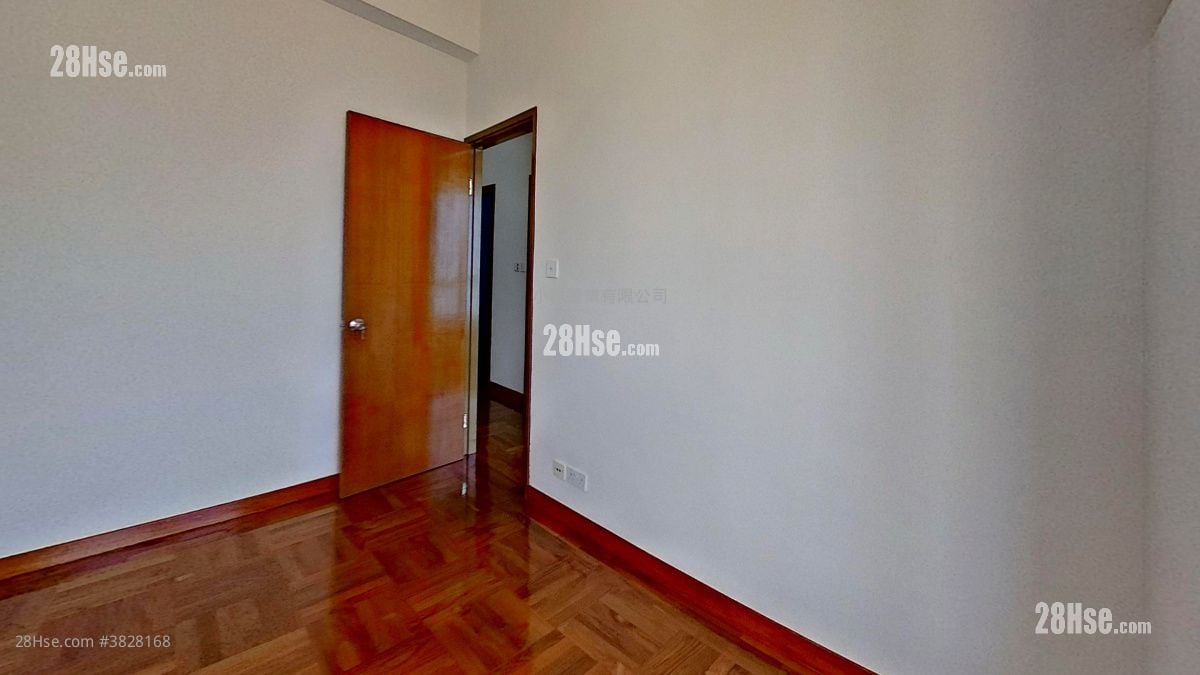 bedroom 2: Liberty Mansion Rental 2 Bedrooms , 1 Bathroom 415 ft²