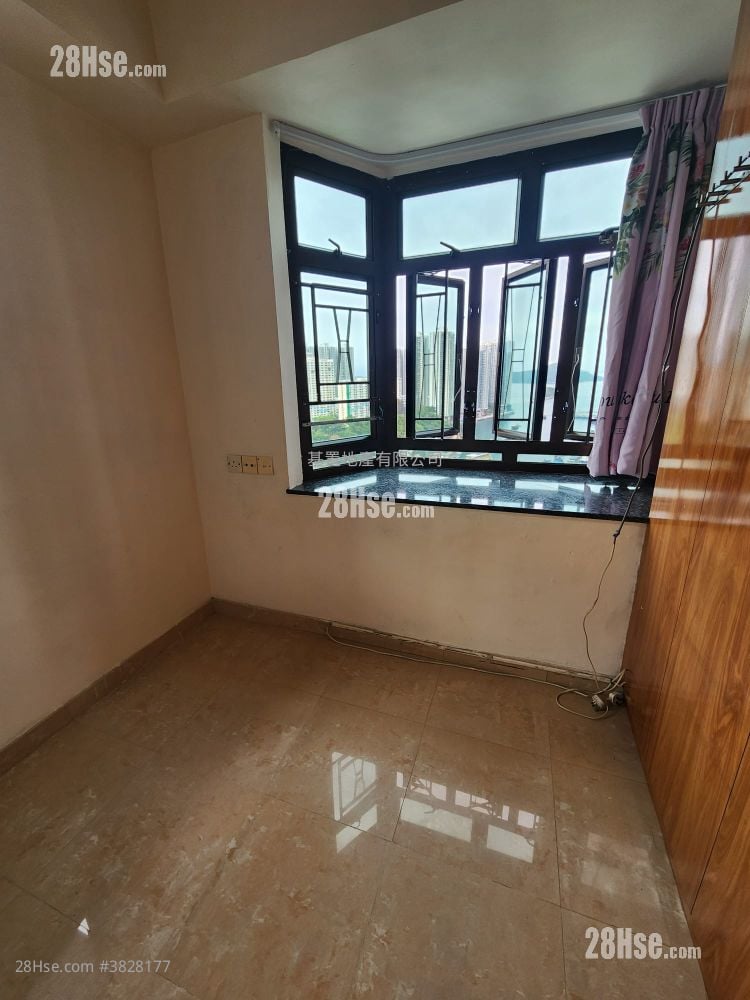 福群大樓 售盤 3 房 , 1 浴室 450 平方呎