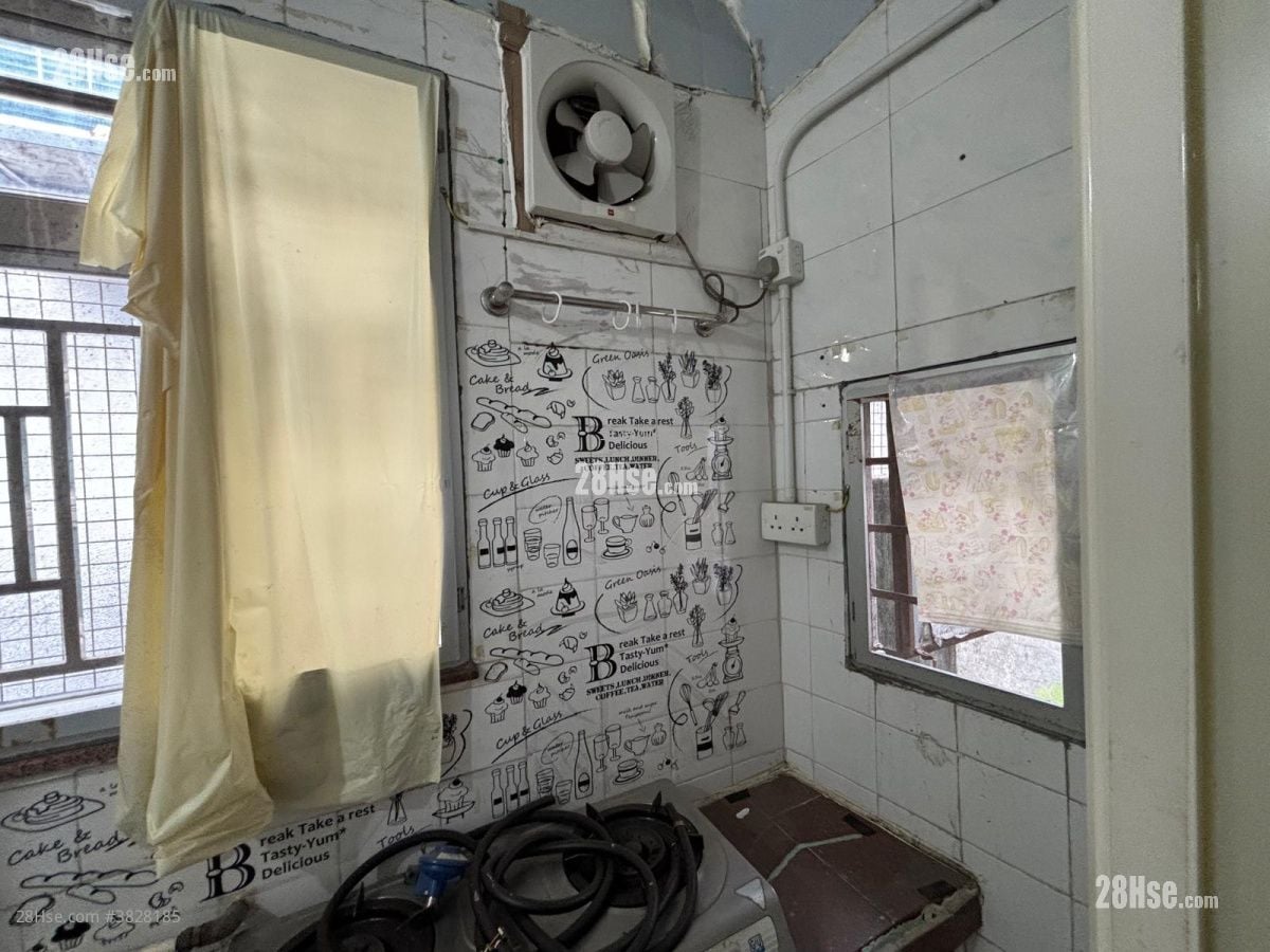 村屋 租盤 2 房 , 1 浴室 350 平方呎