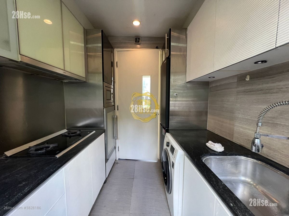 South Crest Sell 3 Bedrooms , 2 Bathrooms 928 ft²