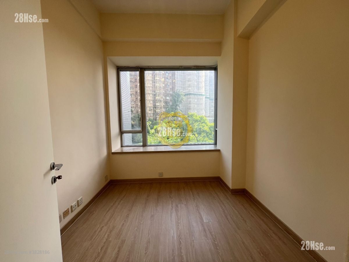 South Crest Sell 3 Bedrooms , 2 Bathrooms 928 ft²