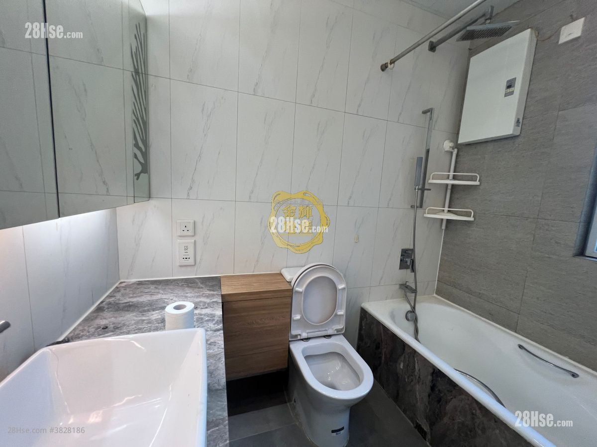 South Crest Sell 3 Bedrooms , 2 Bathrooms 928 ft²