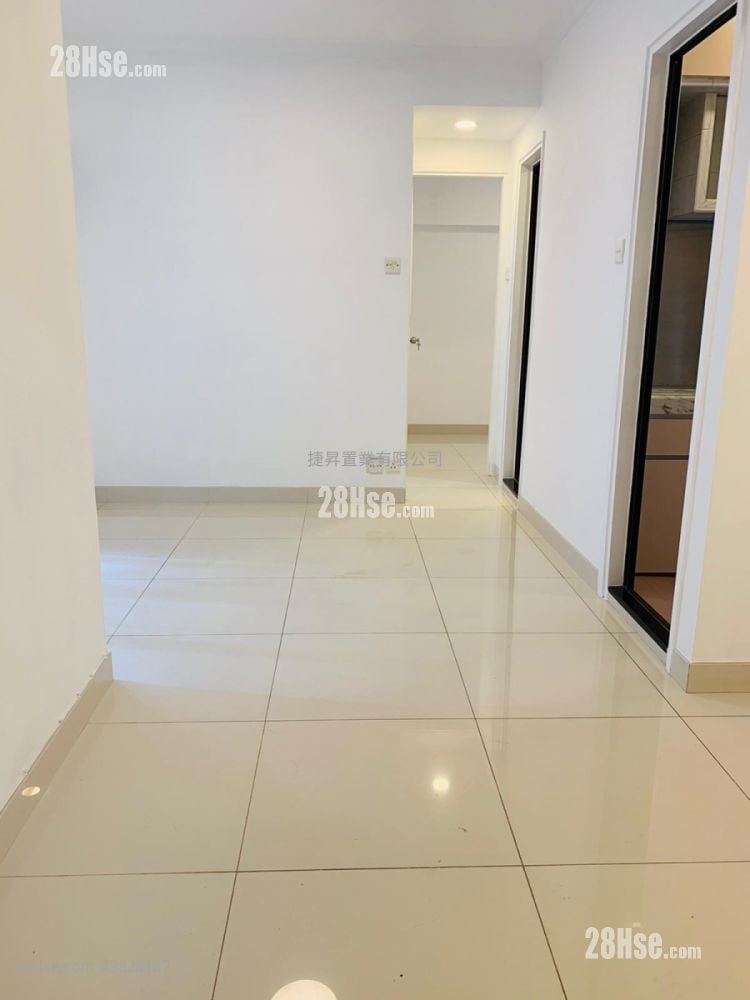Sun Shing Centre Sell 2 Bedrooms , 1 Bathroom 318 ft²