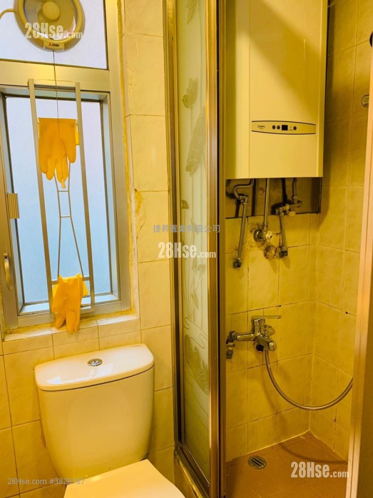 Sun Shing Centre Sell 2 Bedrooms , 1 Bathroom 318 ft²