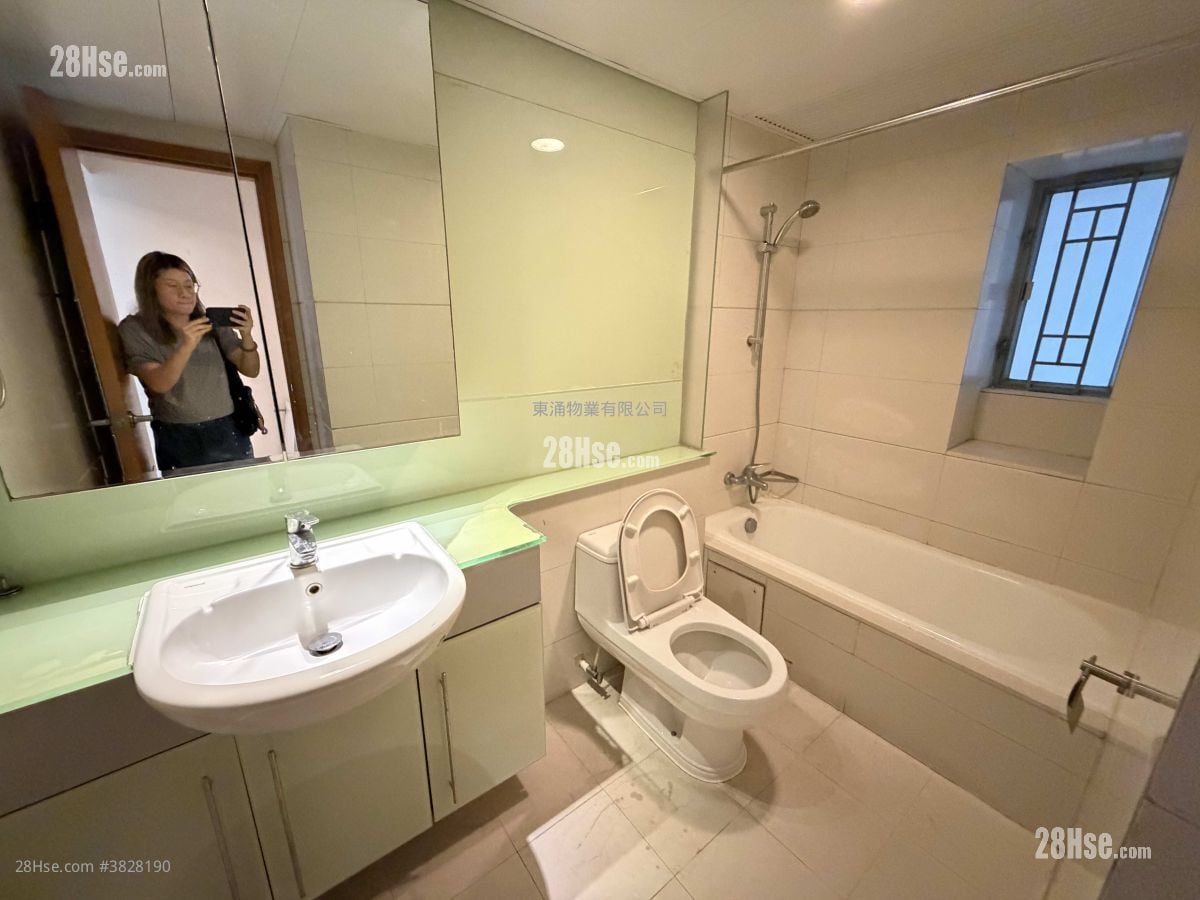 藍天海岸 售盤 3 房 , 2 浴室 911 平方呎