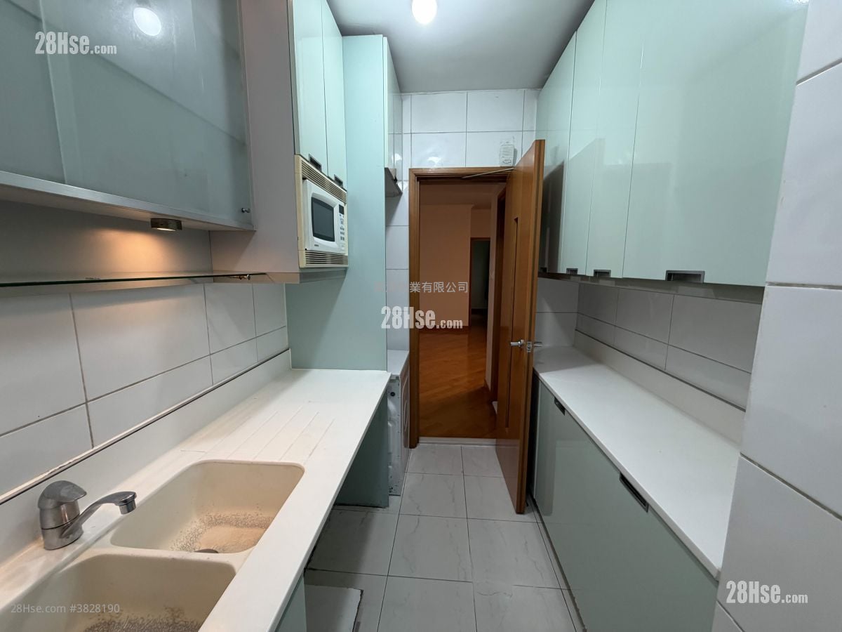 藍天海岸 售盤 3 房 , 2 浴室 911 平方呎