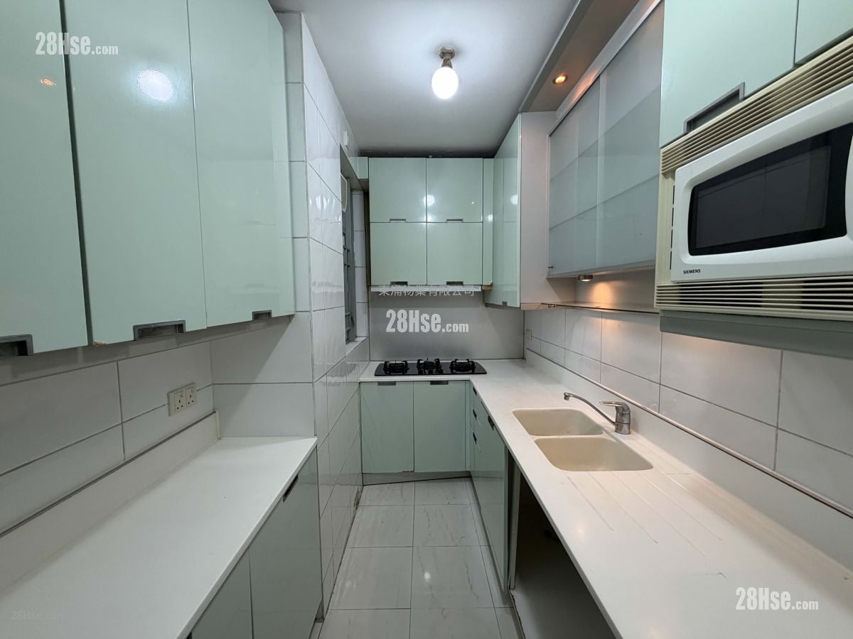 藍天海岸 售盤 3 房 , 2 浴室 911 平方呎