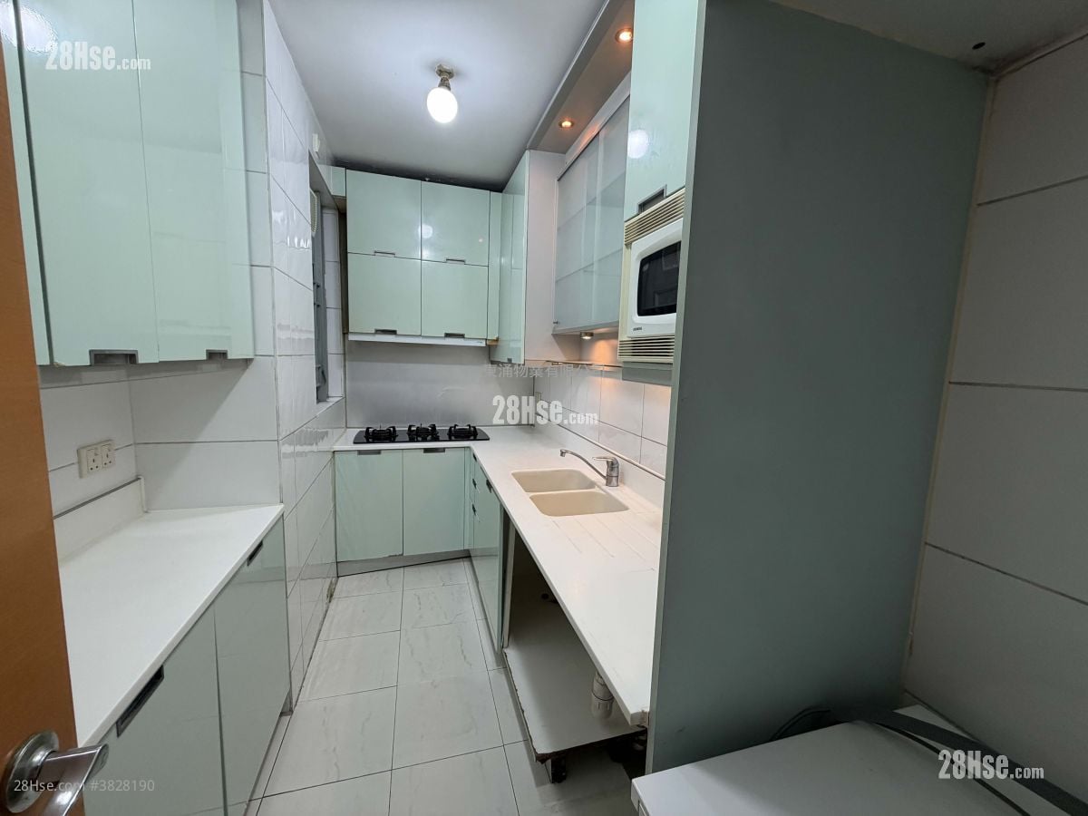 藍天海岸 售盤 3 房 , 2 浴室 911 平方呎