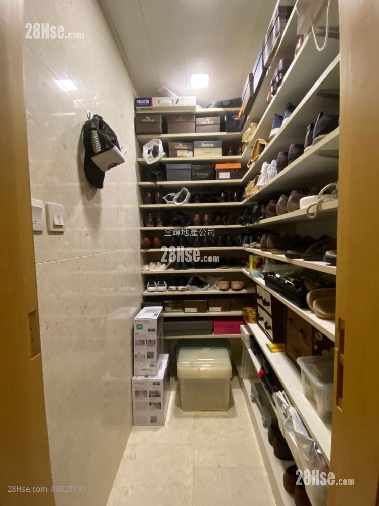 Avignon Sell 4 Bedrooms , 3 Bathrooms 1,580 ft²