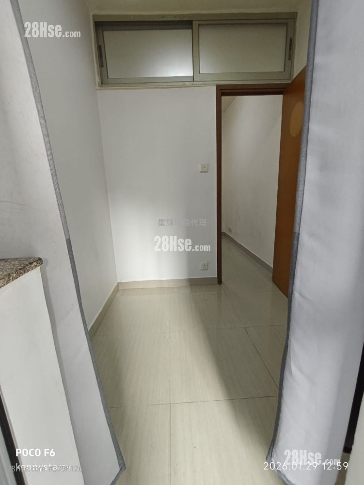 其它: 其他房租7600：杨屋道新净装修，一房一厅，连罕见露台仔，约200尺只需7600元