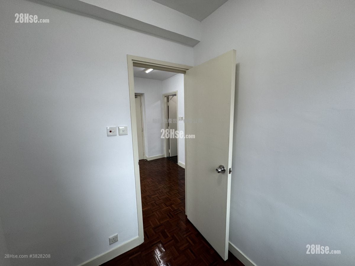 安兰阁 租盘 2 房 , 1 浴室 273 平方尺