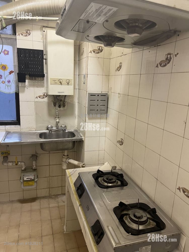 kitchen: Apartment Rental 1 Bedroom , 1 Bathroom 235 ft²