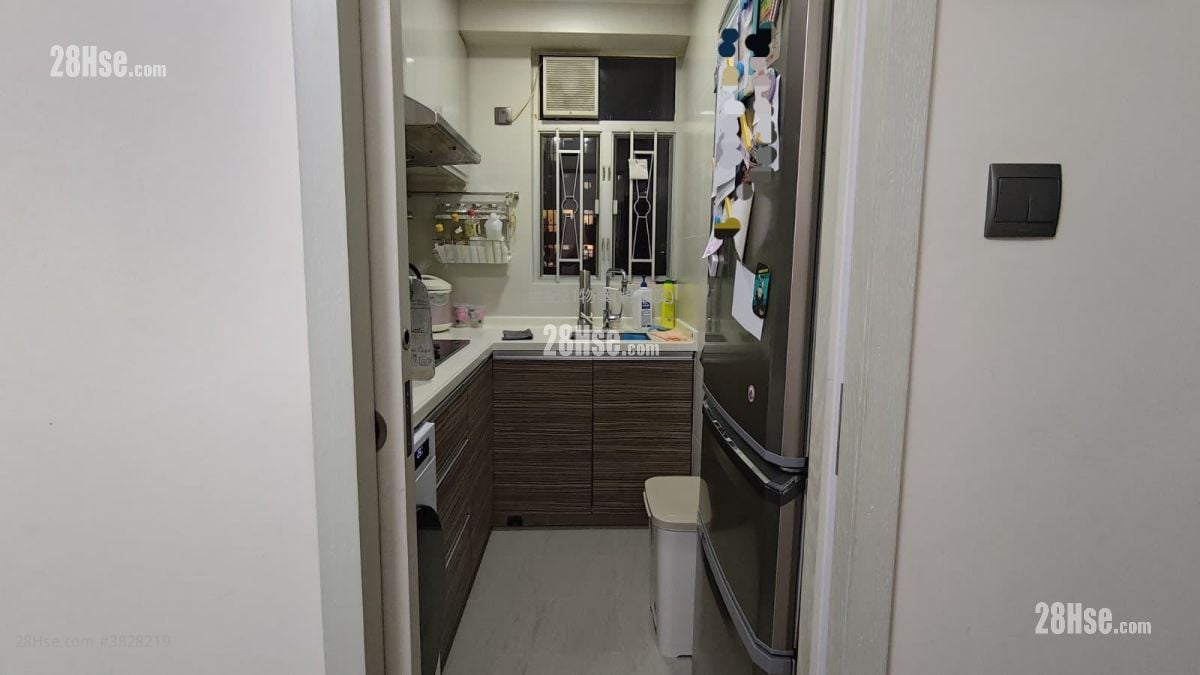 Bauhinia Garden Sell 2 Bedrooms , 1 Bathroom 484 ft²