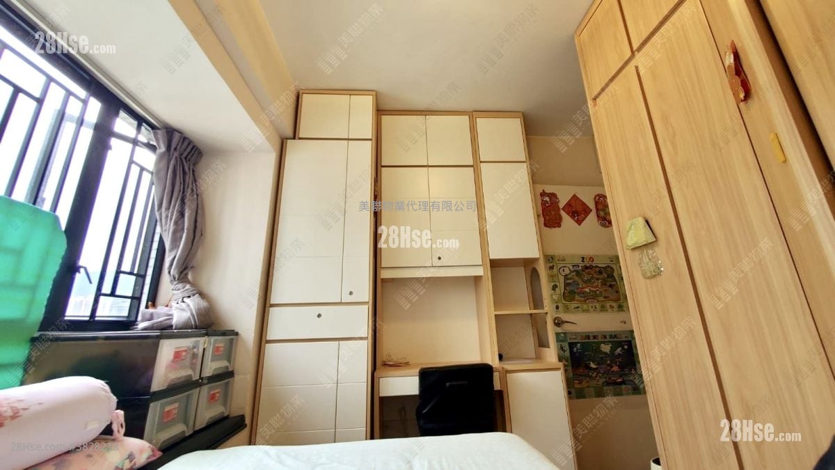 Sunshine Grove Sell 2 Bedrooms , 1 Bathroom 470 ft²