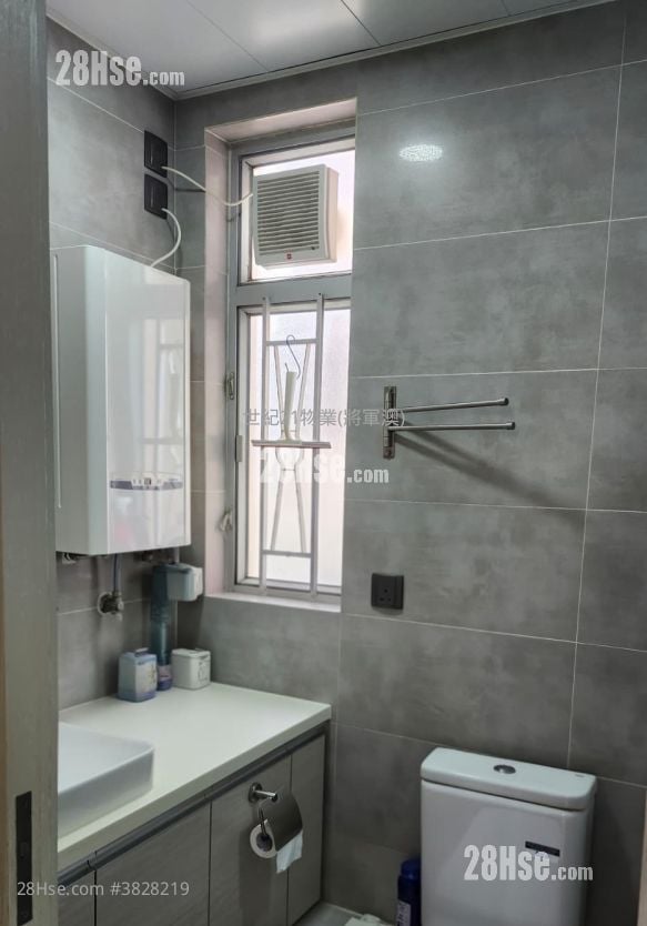 Bauhinia Garden Sell 2 Bedrooms , 1 Bathroom 484 ft²