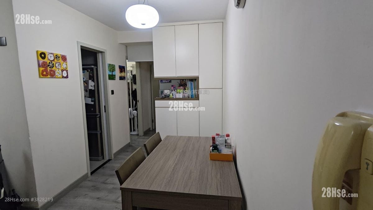 Bauhinia Garden Sell 2 Bedrooms , 1 Bathroom 484 ft²