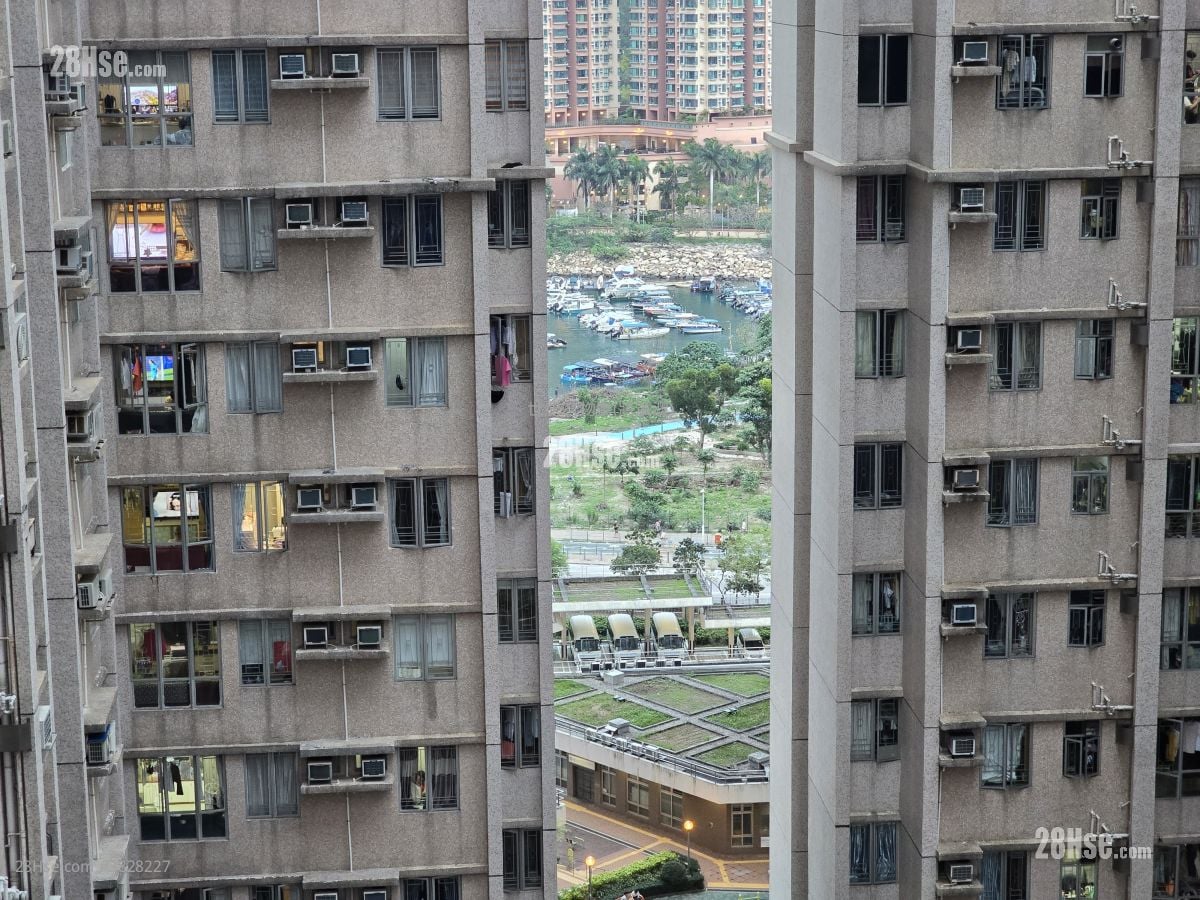 Bauhinia Garden Sell 3 Bedrooms , 2 Bathrooms 590 ft²