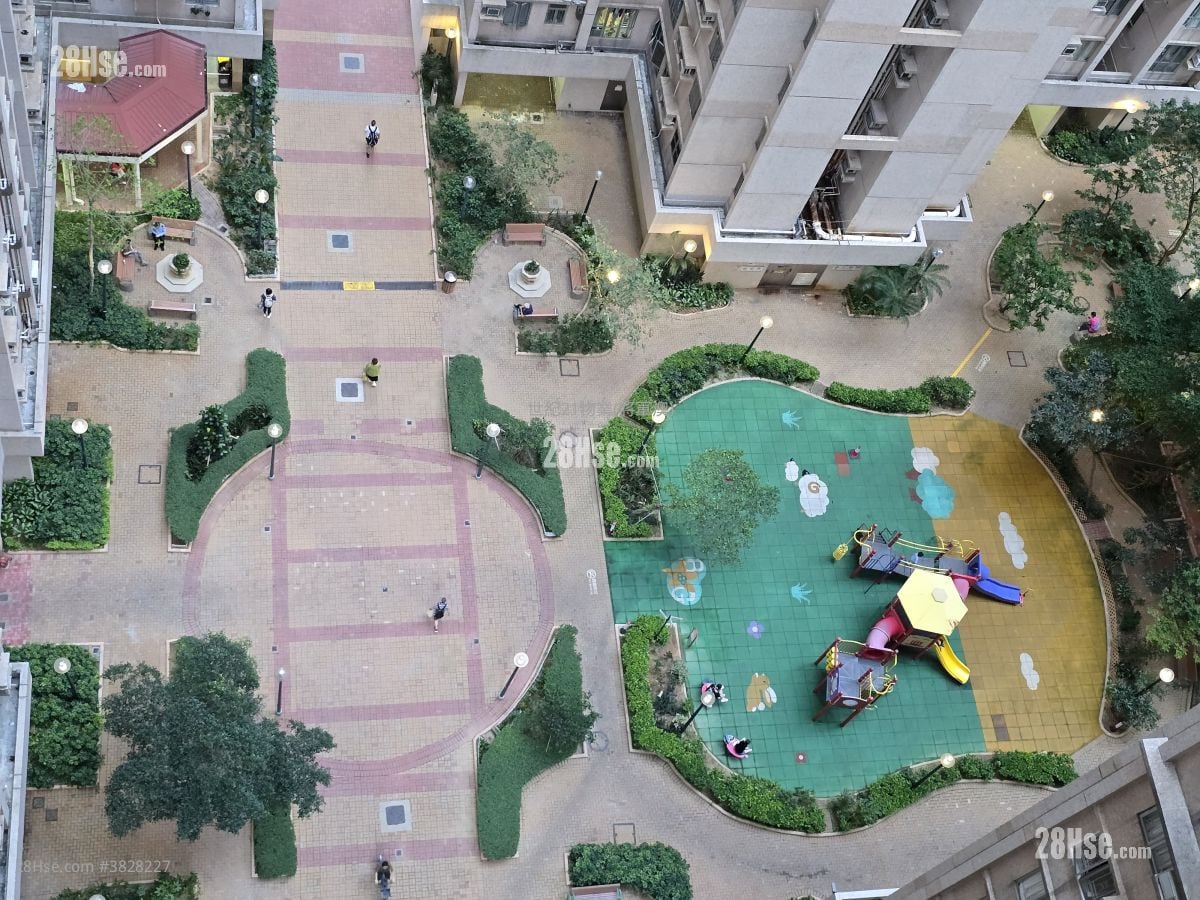 Bauhinia Garden Sell 3 Bedrooms , 2 Bathrooms 590 ft²