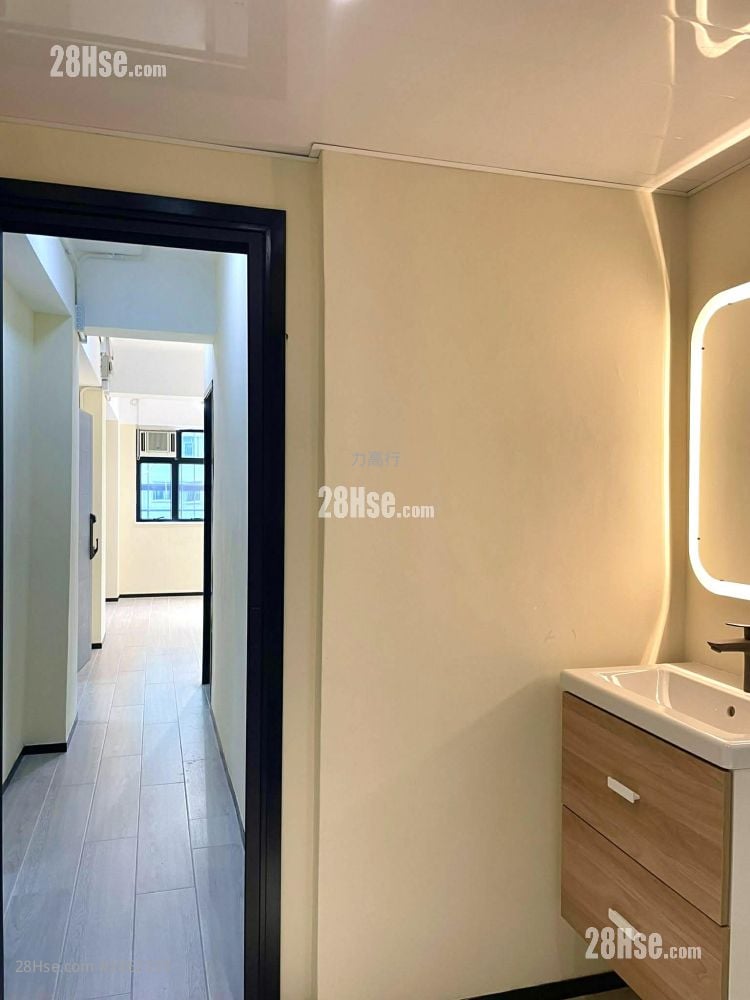 Hing Yue Mansion Sell 3 Bedrooms , 1 Bathroom 612 ft²