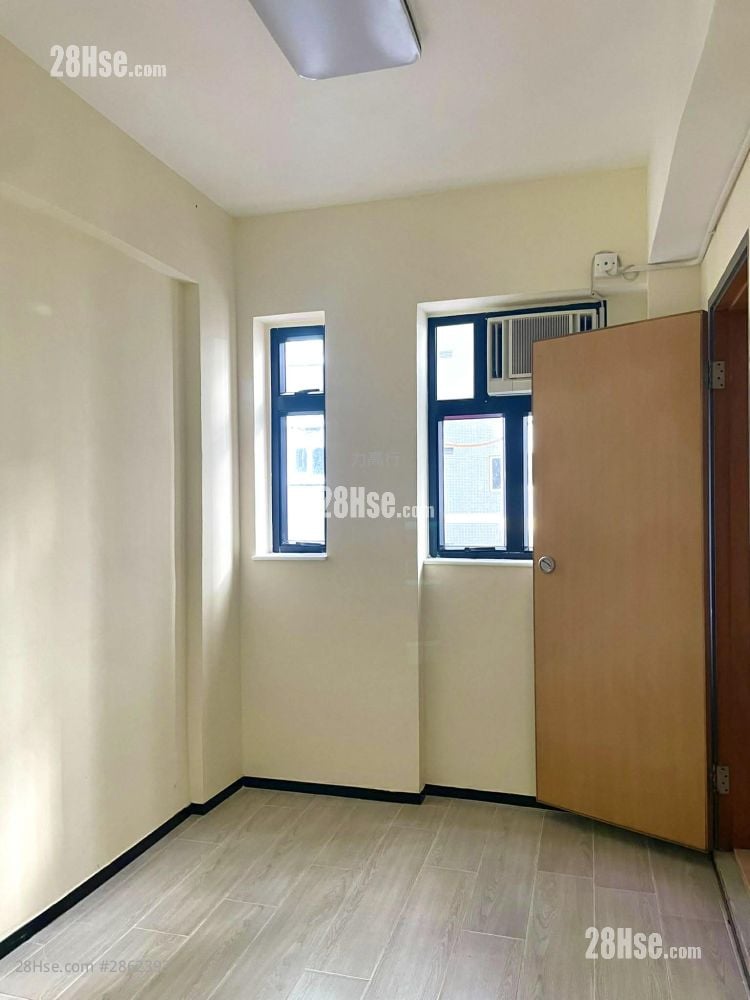 Hing Yue Mansion Sell 3 Bedrooms , 1 Bathroom 612 ft²