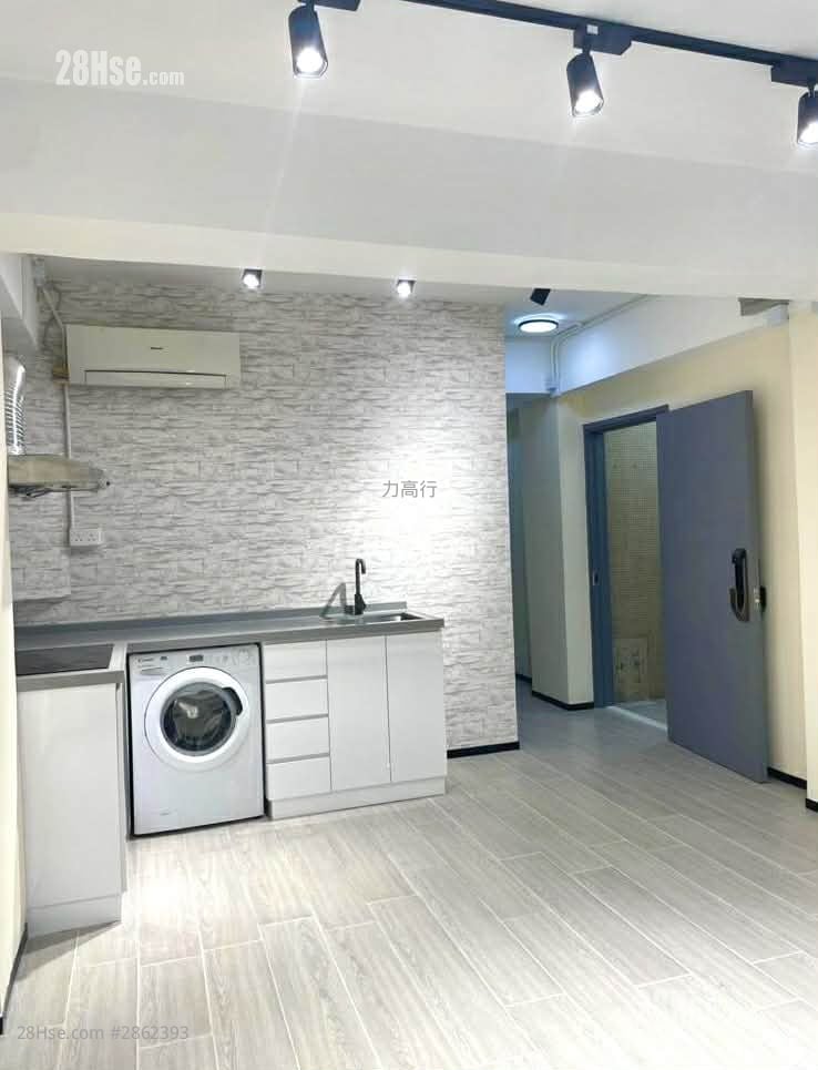 Hing Yue Mansion Sell 3 Bedrooms , 1 Bathroom 612 ft²