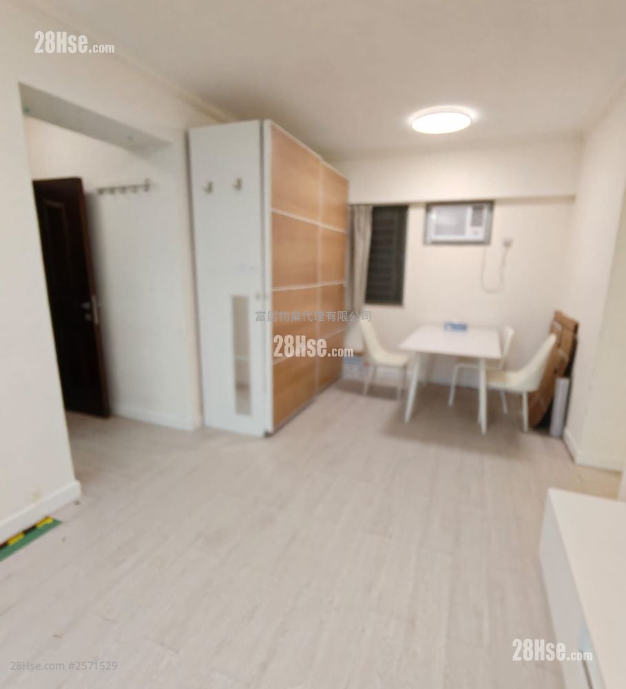 Sea Crest Villa Sell 3 Bedrooms , 2 Bathrooms 617 ft²