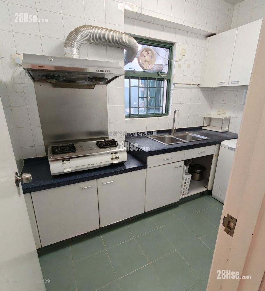 Sea Crest Villa Sell 3 Bedrooms , 2 Bathrooms 617 ft²