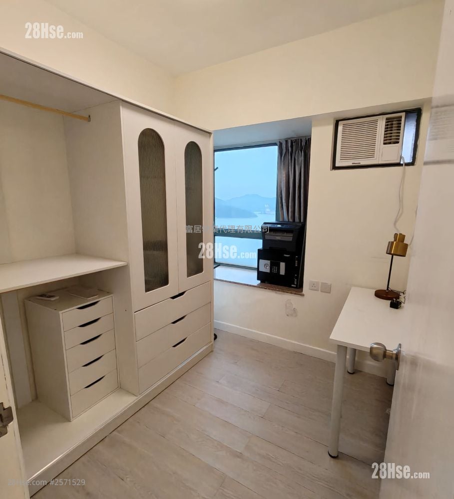 Sea Crest Villa Sell 3 Bedrooms , 2 Bathrooms 617 ft²