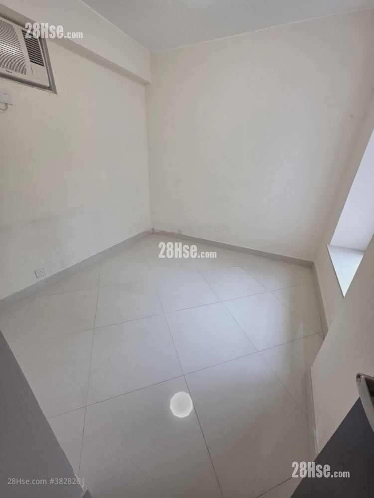 Sceneway Garden Sell 2 Bedrooms 537 ft²