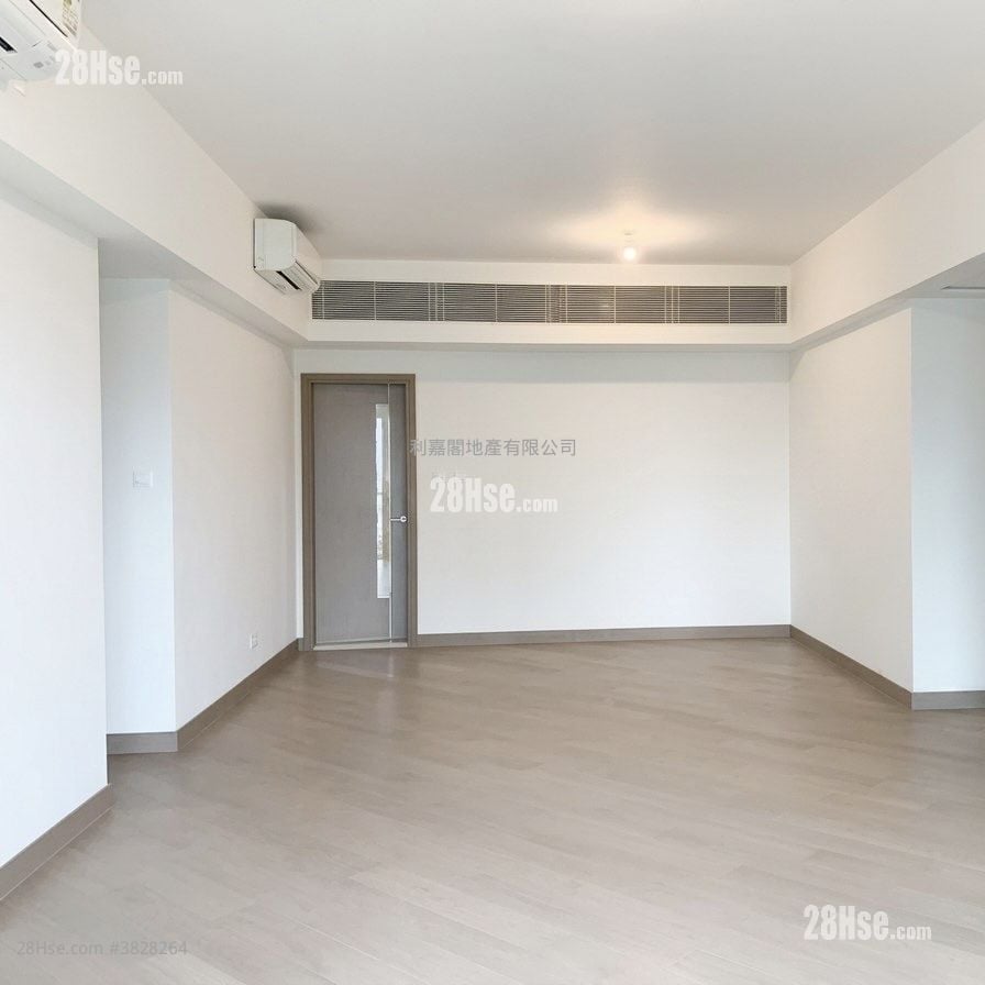 Cullinan West Sell 4 Bedrooms , 4 Bathrooms 1,367 ft²