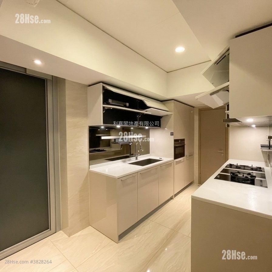 Cullinan West Sell 4 Bedrooms , 4 Bathrooms 1,367 ft²