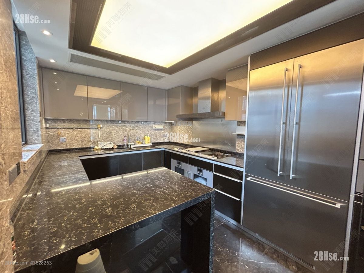 Ultima Rental 5+ Bedrooms , 3 Bathrooms 2,187 ft²